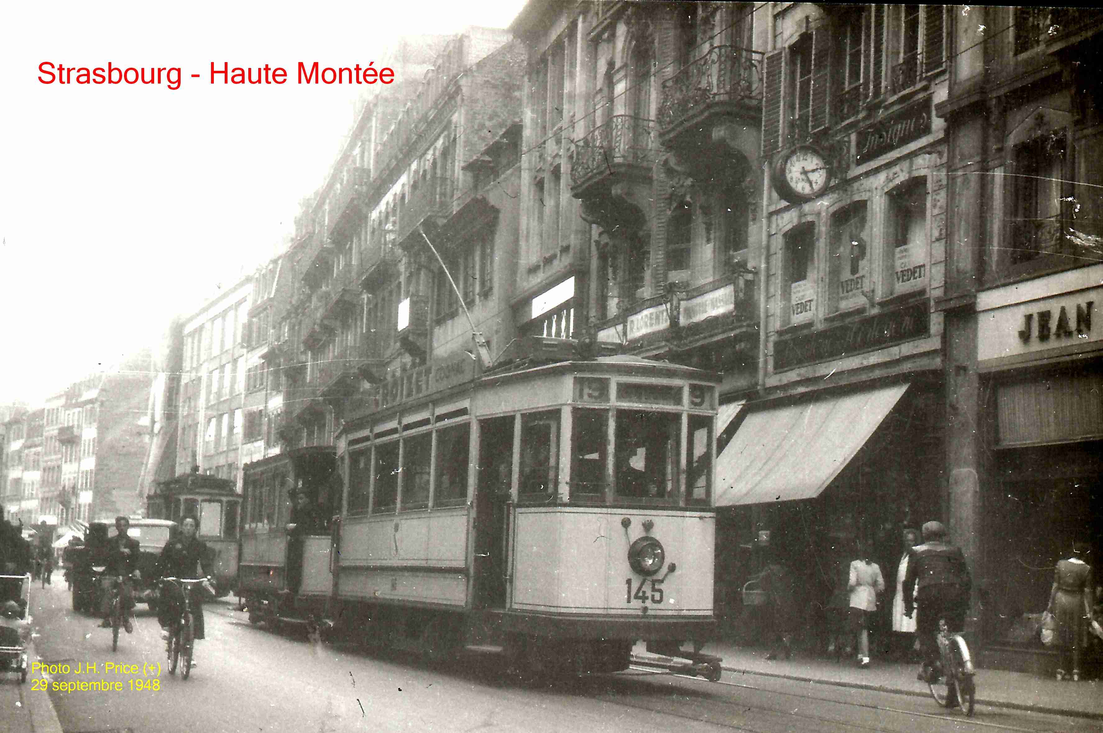 La motrice n° 145 et une remorque, Rue de la Haute-Montée.